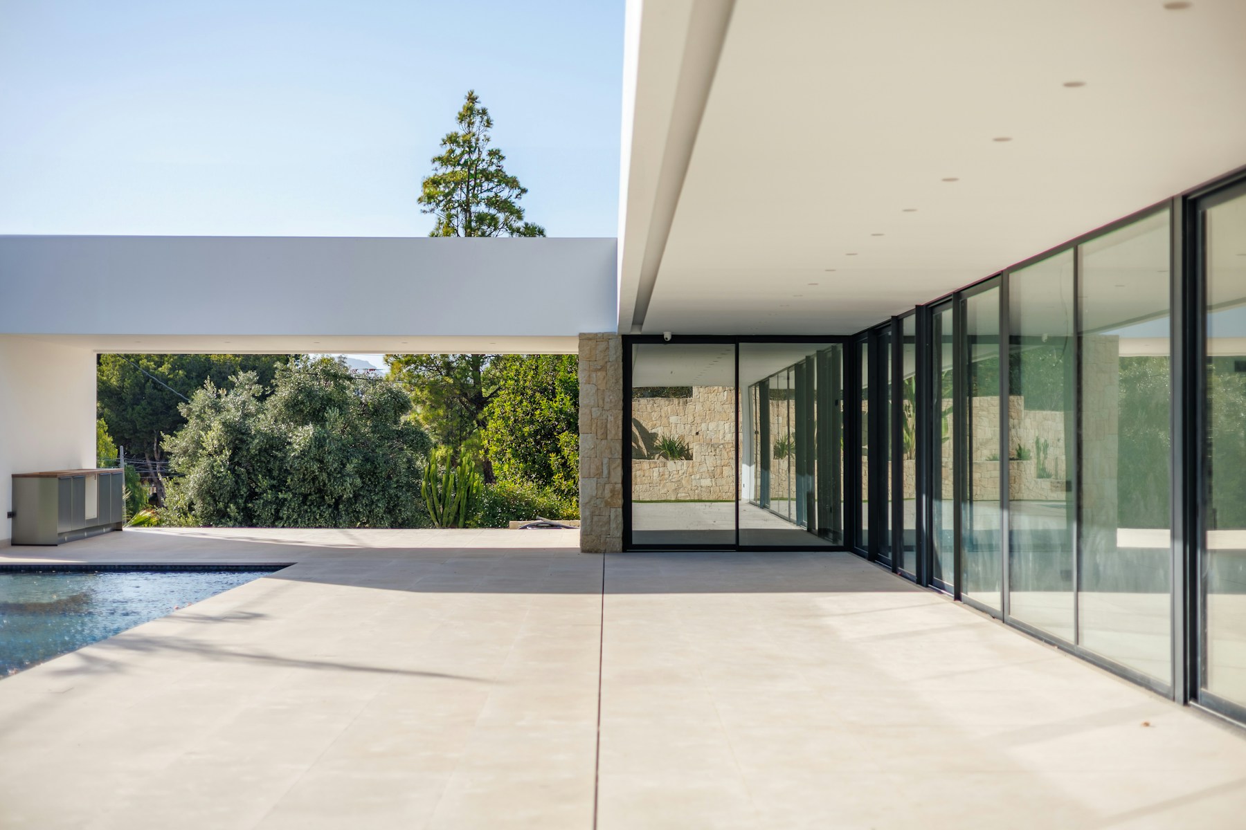 Minimalistische architectuur van een moderne villa